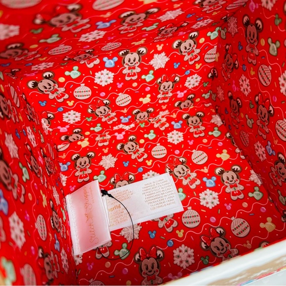 Loungefly Stitch Shoppe Disney Minnie Mouse Gingerbread House Crossbody Bag - Picture 10 of 11